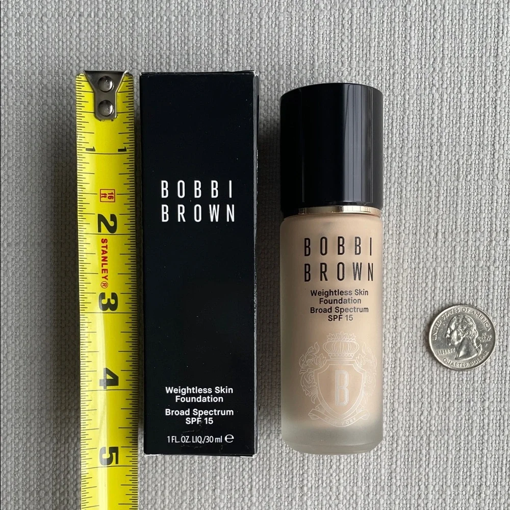 Bobbi Brown Weightless Skin Foundation SPF 15 - N-012 Porcelain